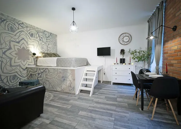 Standard By Hi5 -akacfa 57 * Budapest