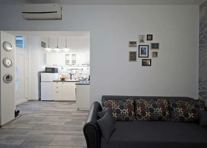 Standard By Hi5 -akacfa 57 * Budapest